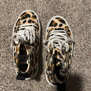 Leopard PrintHigh-Top Vans